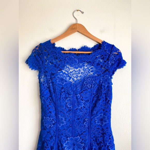 Monique Lhuillier Royal Blue Floral Lace Never Let You Go Sheath Dress Formal 4 - Picture 7 of 10
